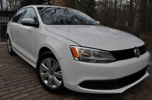 2012 volkswagon jetta se .no reserve.am/fm..heated leather..2.5.salvage/rebuilt