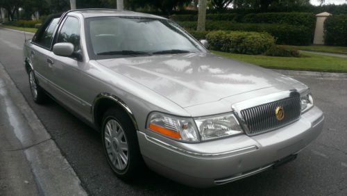 2005 mercury grand marquis gs sedan 4-door 4.6l