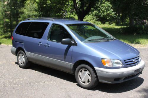 2001 toyota sienna mini van - family work travel trailer hitch loaded 159k