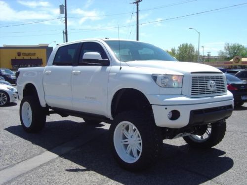 2013 toyota tundra platinum extended crew cab pickup 4-door 5.7l