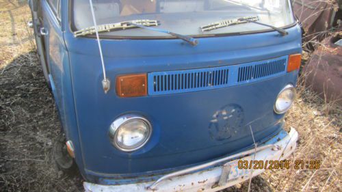 1974 volkswagon bus great project clean title drove onto lot years ago.