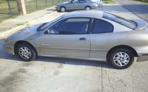 2000 pontiac sunfire se coupe 2-door 2.2l