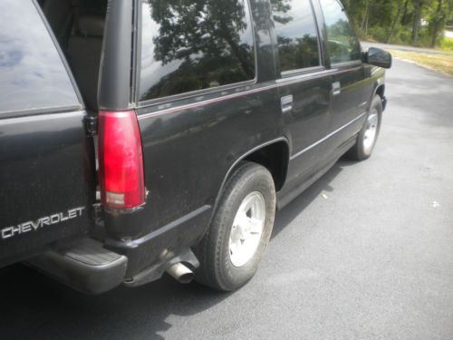 2000 Chevy Tahoe Limited, image 3