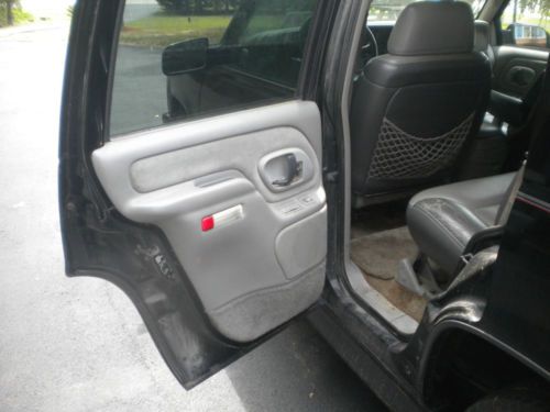 2000 Chevy Tahoe Limited, image 13