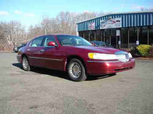 1999 Lincoln Town Car Cartier Sedan 4-Door 4.6L, image 2
