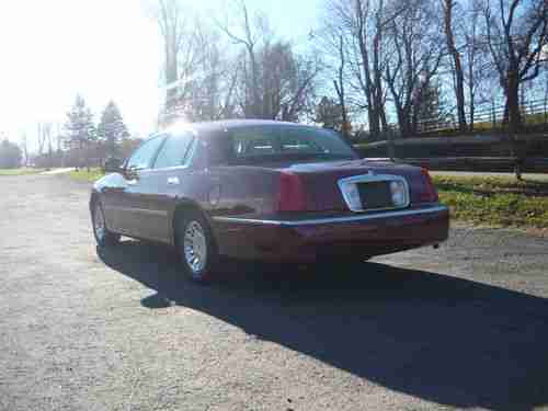 1999 Lincoln Town Car Cartier Sedan 4-Door 4.6L, image 3