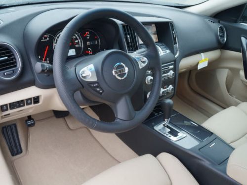 2014 nissan maxima