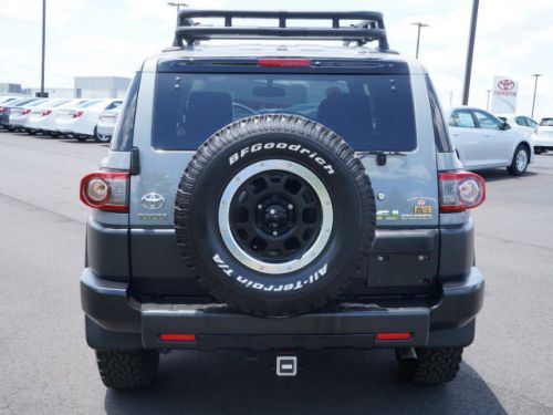 2013 toyota fj cruiser base