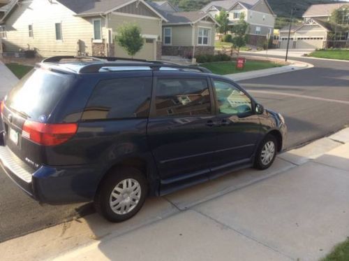 2004 wheelchair accessible toyota sienna le