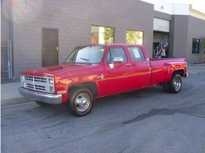 1988 chevy crew cab dually very nice calif truck all power options runs xint !!!