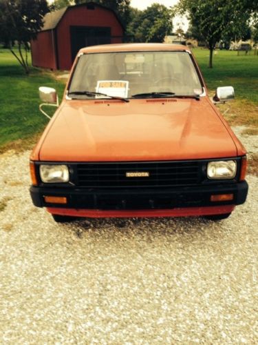 1986 toyota standard bed 1/2 ton red truck working condition 91488 miles