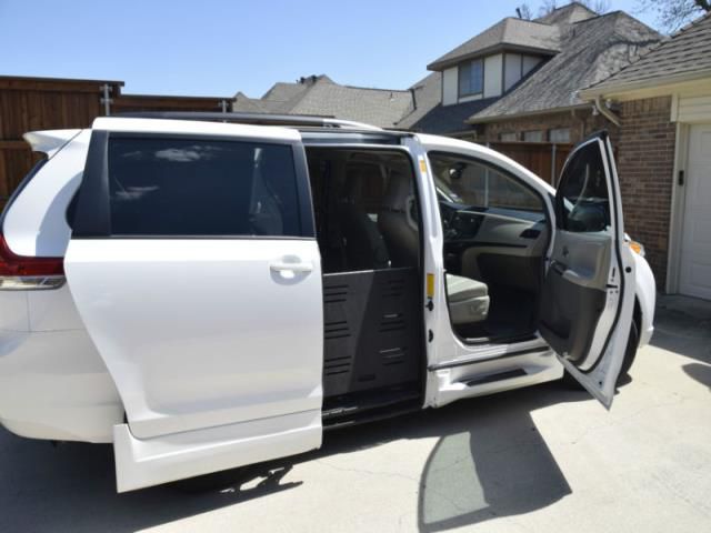 Toyota sienna xle