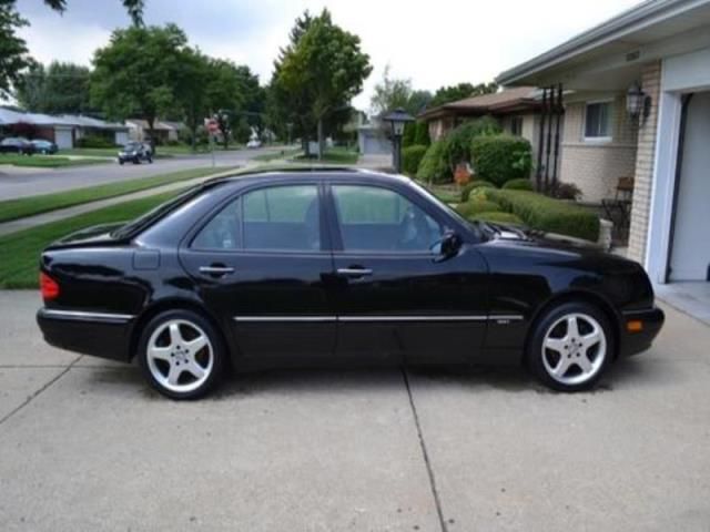 Mercedes-benz e430 sedan