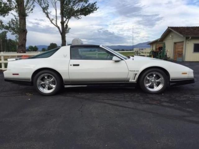 Pontiac - firebird - 8 - cylinder