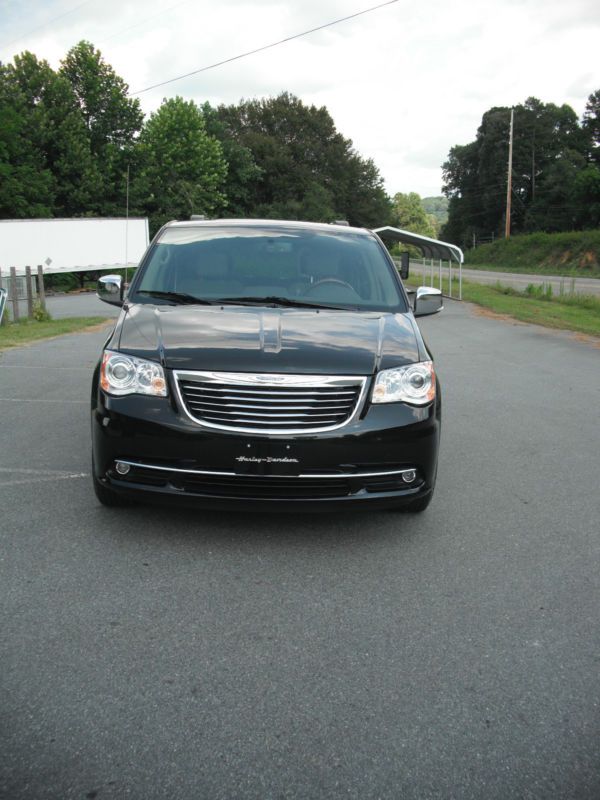2014 chrysler town & country