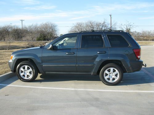 Blue/gray 2008 jeep grand cherokee laredo 4x4 awd