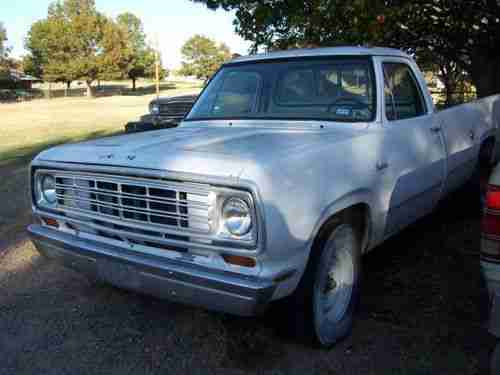 1977 Dodge 1 Ton Single Wheel, image 2