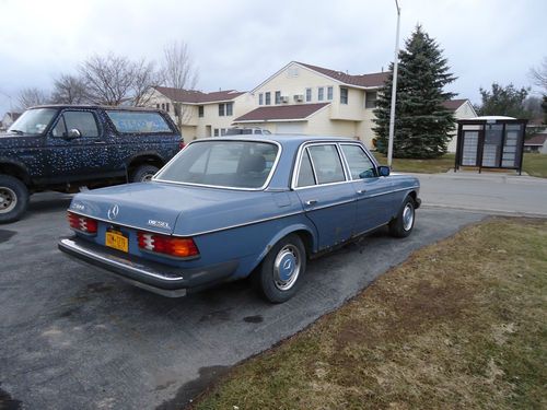 1983 mercedes-benz 240d awesome interior!