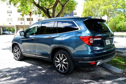 2022 honda pilot free delivery! touring w/ low miles. call 786-328-3187