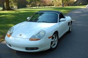 Boxster porsche convertible 5 speed white on blue