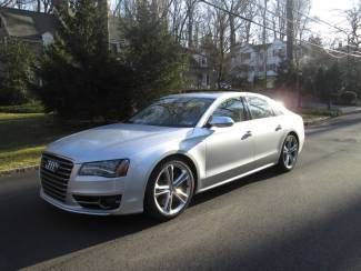 2013 new s8 loaded one owner clean carfax 120+ window sticker mint condition