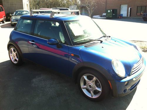 2005 mini cooper base .super special but  needs a some  work