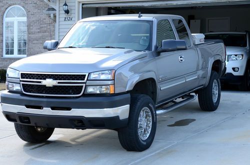 2007 chevy 2500hd low mileage duramax, excellent condition, 4x4, lt