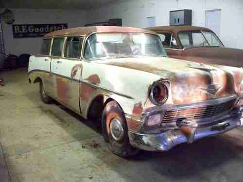 1956 Chevrolet wagon, image 2