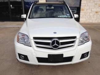 2011  mercedes glk350 white panorama roof 28kmi,full factory warrnty,one owner