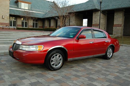 1998 lincoln town car signature series 1 owner 94k miles clean carfax sunroof