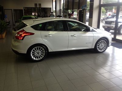 New 2013 focus electric 5-door hatchback with leather