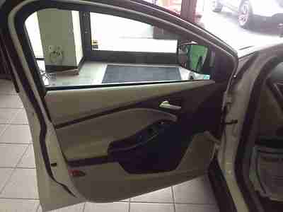 NEW 2013 FOCUS ELECTRIC 5-DOOR HATCHBACK WITH LEATHER, US $41,585.00, image 21