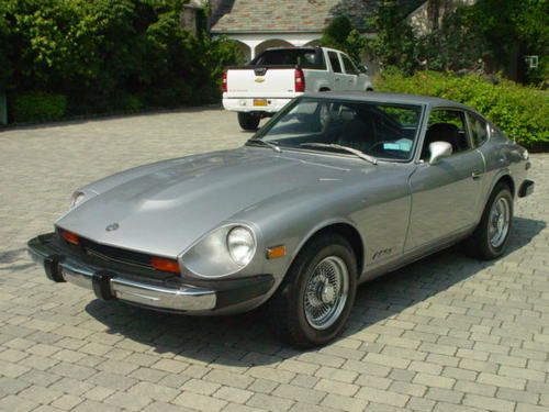 Showroom condition 1976 datsun 280z nissan museum piece 10/10