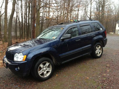 2005 jeep grand cherokee laredo   4wd  3.7l  6cyl  leather     moonroof