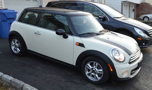 2012 mini cooper base hatchback salvage title