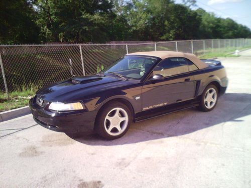 2000 ford mustang gt convertible 2-door 4.6l