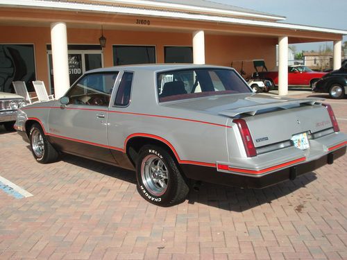 1984  hurst olds  like new!