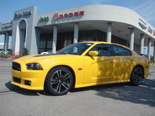 2012 dodge charger srt8 sedan 4-door 6.4l