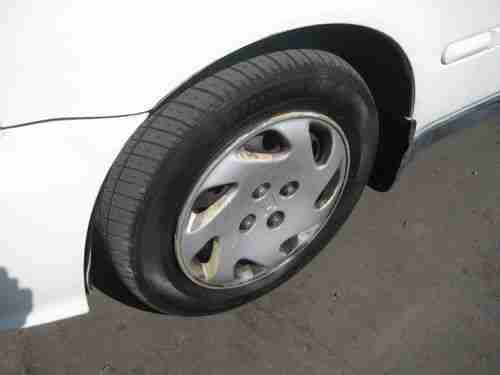 1999 Honda Civic Value Package Sedan 4-Door 1.6L, NO RESERVE, image 17