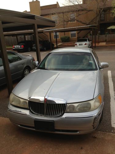 2000 lincoln town car signature sedan 4-door 4.6l