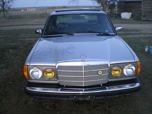 1982 mercedes turbo diesel 300d luxury car