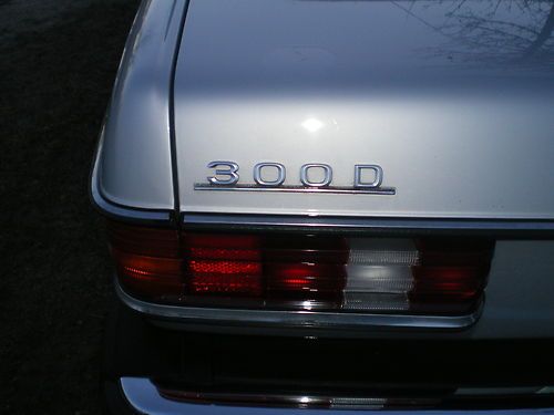 1982 Mercedes Turbo Diesel 300D Luxury Car, image 7