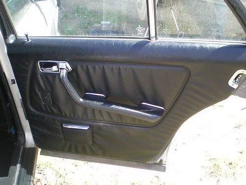 1982 Mercedes Turbo Diesel 300D Luxury Car, image 20