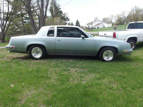 1982 oldsmobile cutlass supreme base coupe 2-door 5.7l