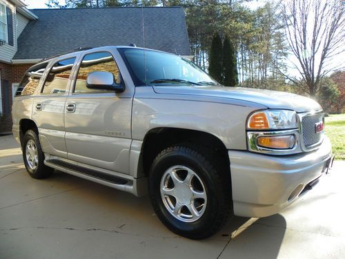 2005 gmc yukon denali 113k awd leather loaded dvd on-star 3rd row 7 passenger cd