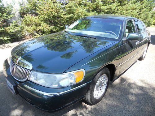 1999 lincoln town car signature sedan 4-door 4.6l clean title