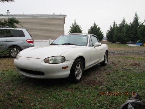 1999 mazda miata base convertible 2-door 1.8l