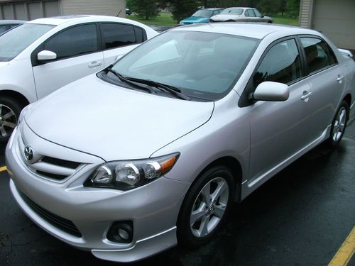 2012 toyota corolla s sedan  silver 4-door 7700 miles great on gas! like new!