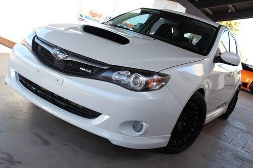 2008 subaru impreza wrx wagon. 5 sp. wht/blk. clean in/out. wheels. clean carfax