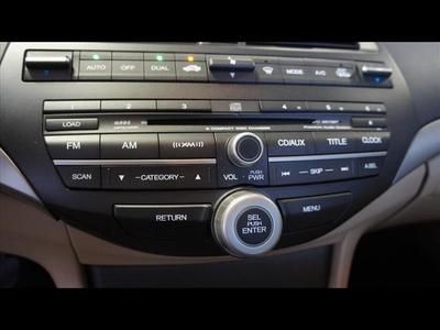 EX-L V6 Manual Coupe 3.5L Satellite Radio MP3 Player Auxiliary Audio Input, image 16